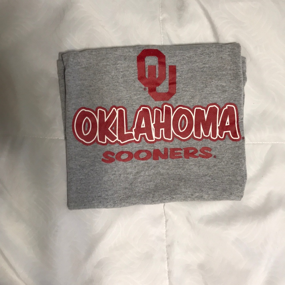 Ou T-shirt